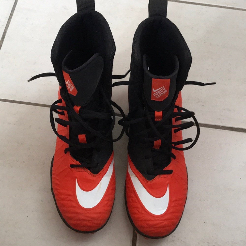 Baseball shoes